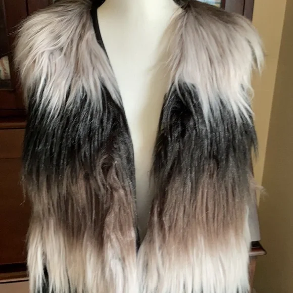 Faux Fur Shaggy Hook Closure Vest M - Picture 5 of 7
